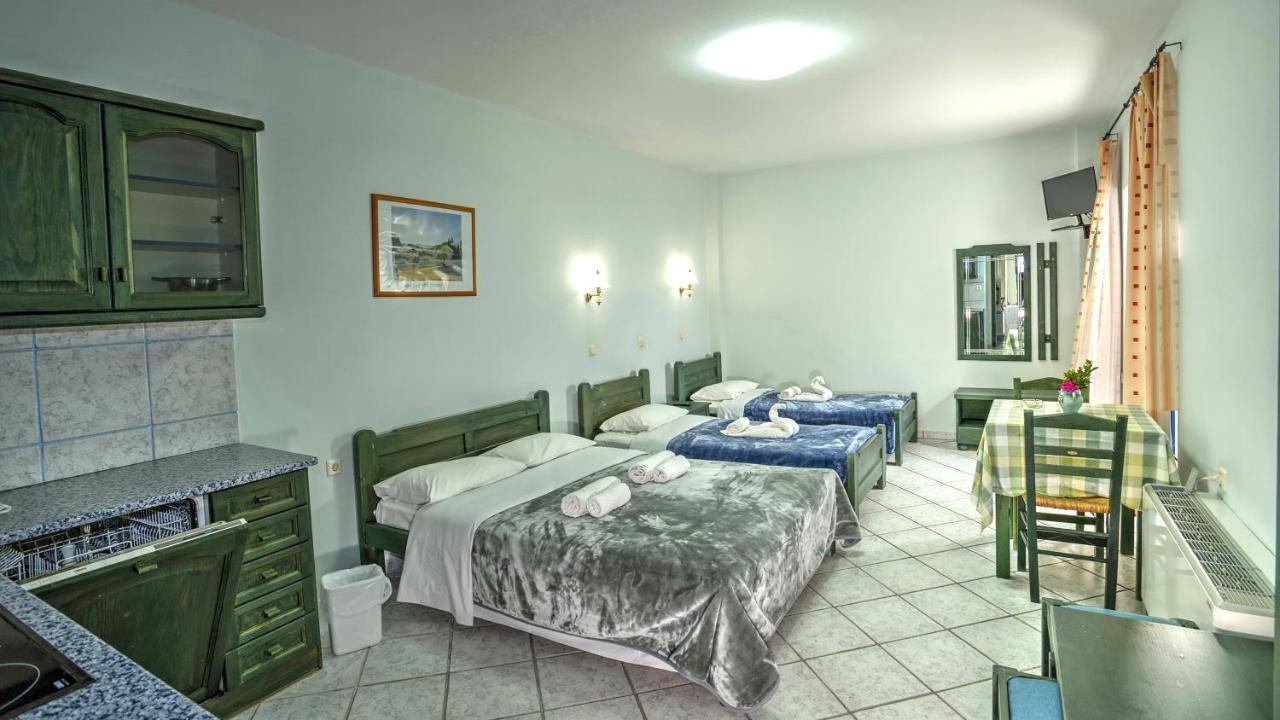 Hotel Zeus Karystos  Exterior photo