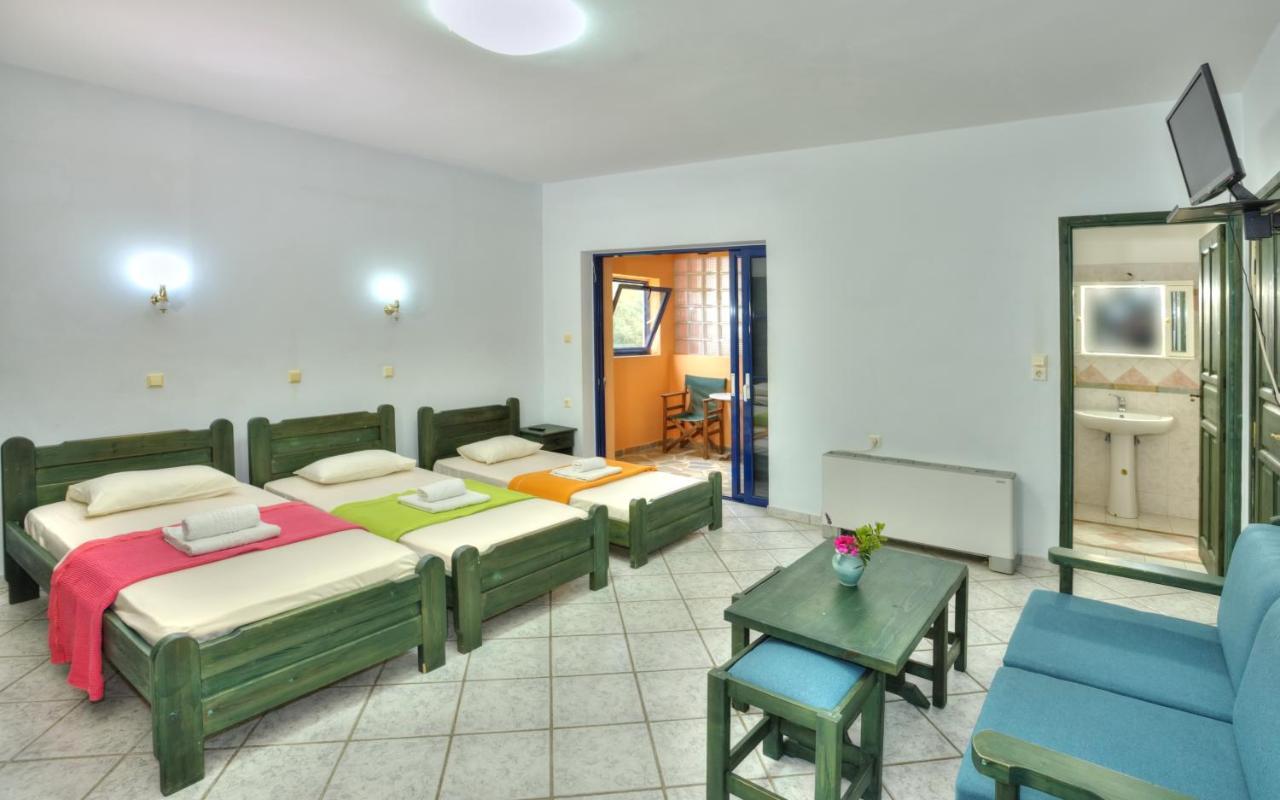 Hotel Zeus Karystos  Exterior photo